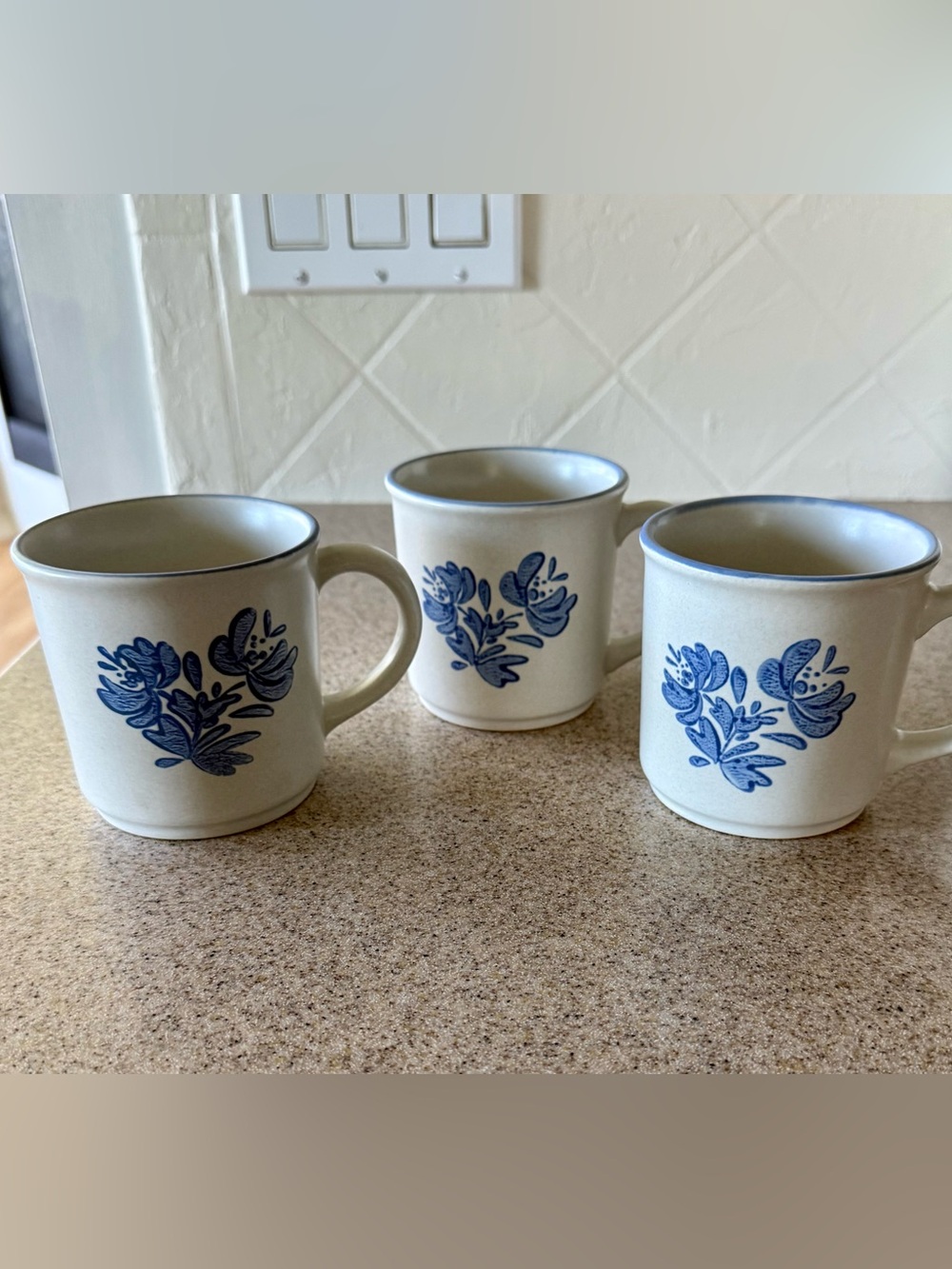 Pfaltzgraff Yorktowne Mug Trio